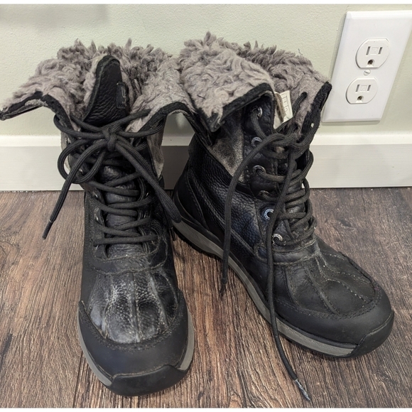 Ugg Adirondack Boots III in Black and Grey  Size 7.5 - Picture 3 of 14